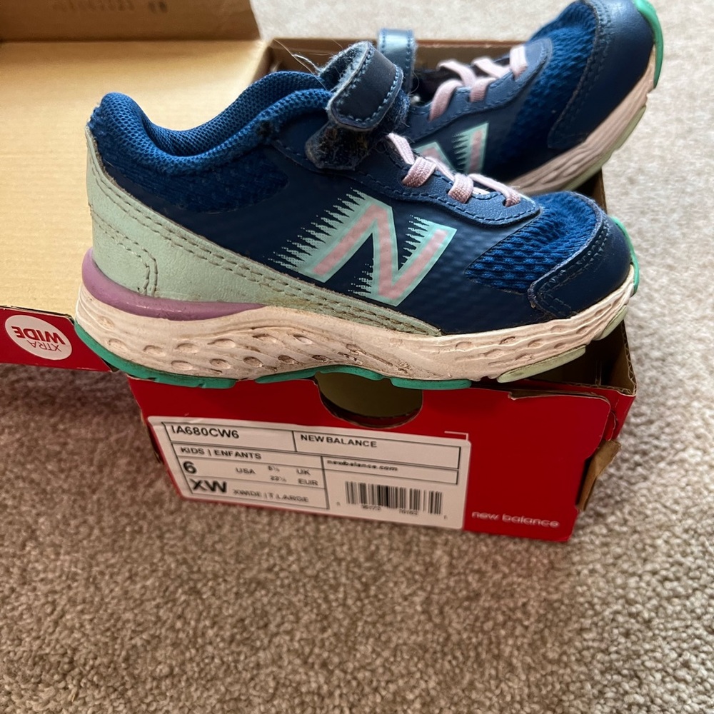 New Balance 6 XW Shoes